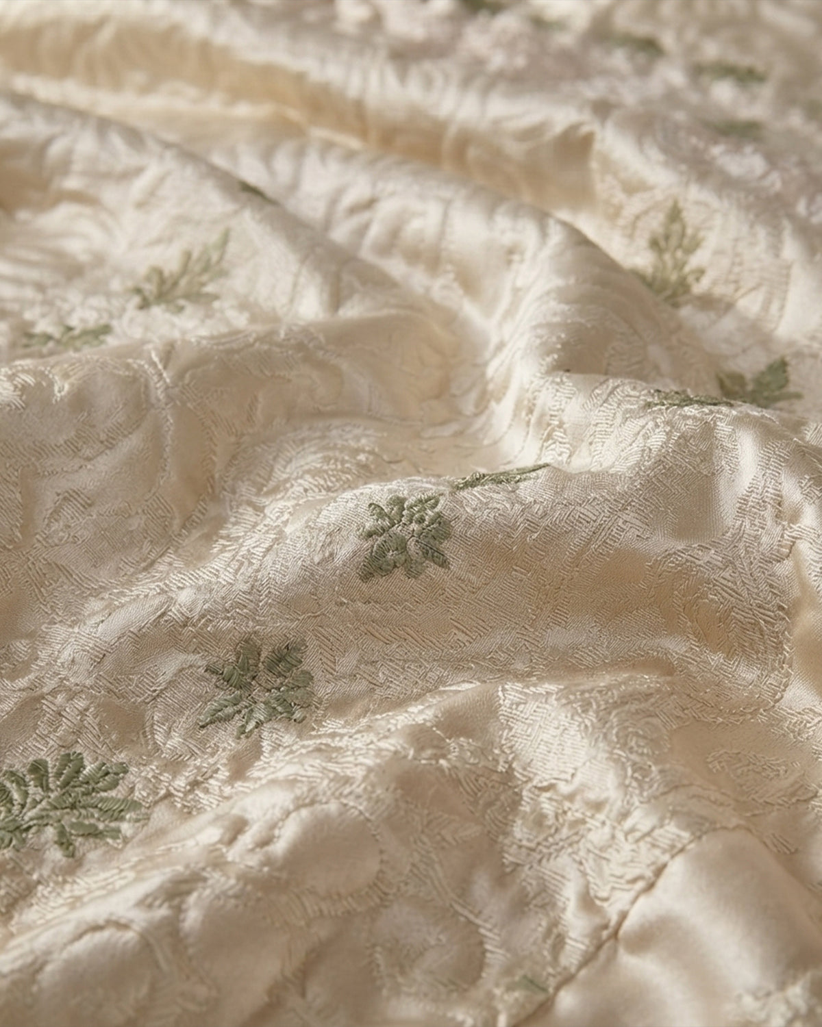 Ruby Silk 9 Piece Embroidered Bed Set -Cozy Pearl