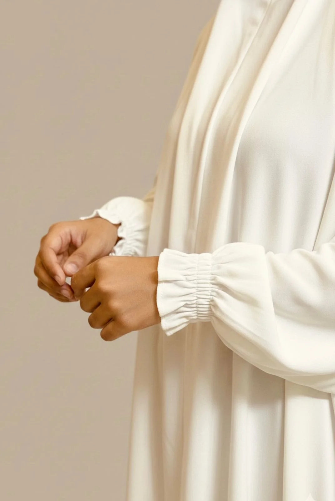 Premium Full Length Umrah & Namaz Chadar With Sleeves - Cream White (Imported Fabric)