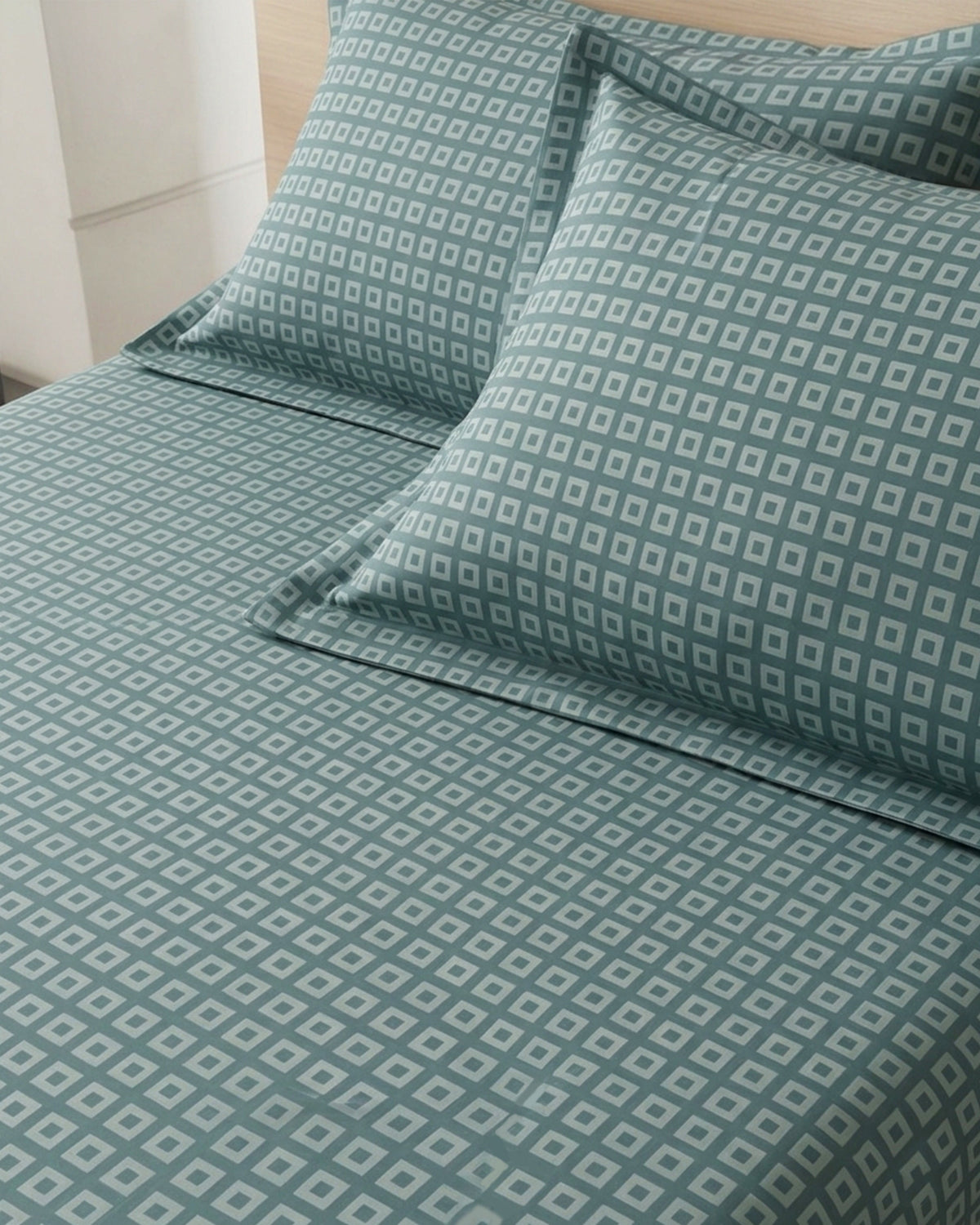 Bed Sheet Fantasy King Bed- Leaf Grid